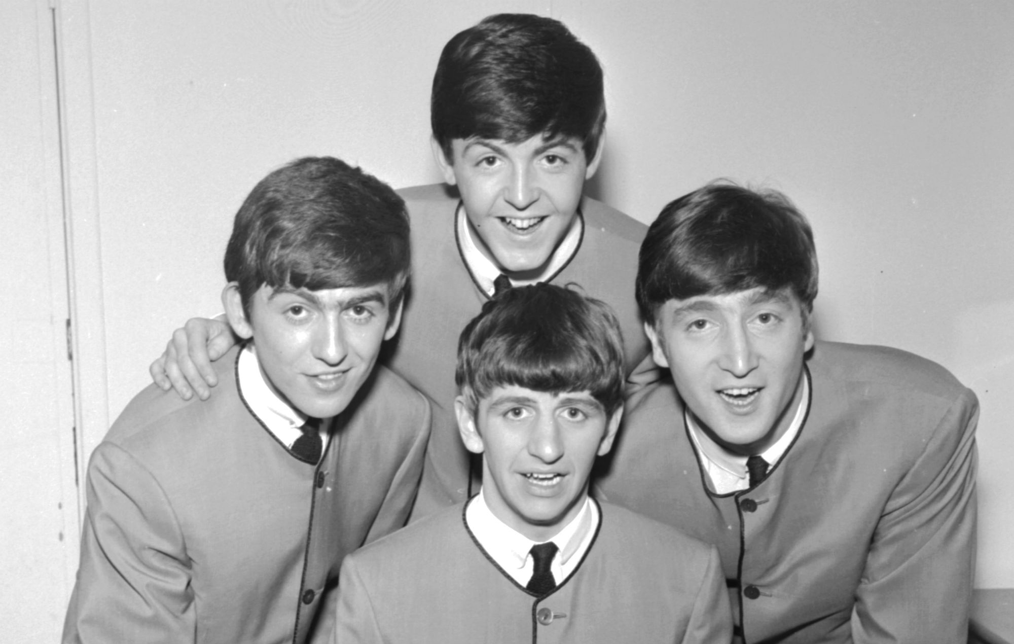 Paul McCartney ve Ringo Starr'ın Yeniden Bir Araya Gelişi Londra Konseri Paul McCartney ve Ringo Starr'ın Yeniden Bir Araya Gelişi Londra Konseri